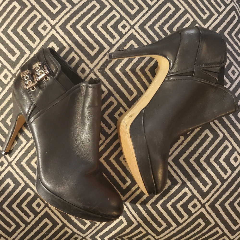Vince Camuto Elaina Leather Booties